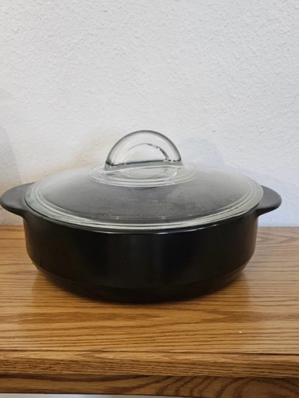 Pampered Chef Black Casserole with Glass Lid